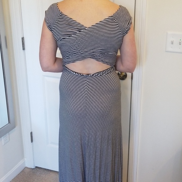 Jessica Simpson Maternity Maxi Dress - Picture 5 of 5